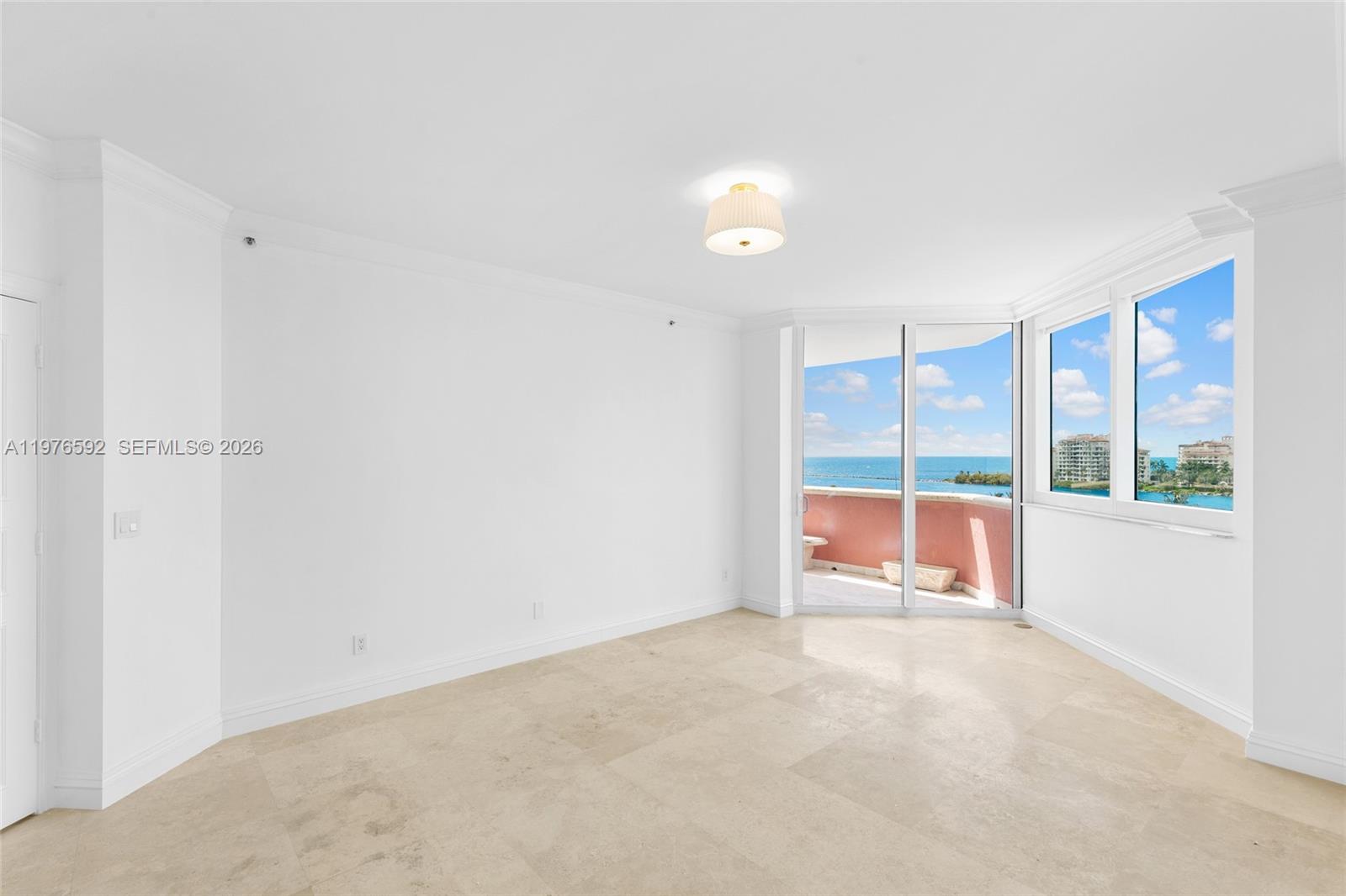 300 S Pointe Dr #801, Miami Beach FL 33139