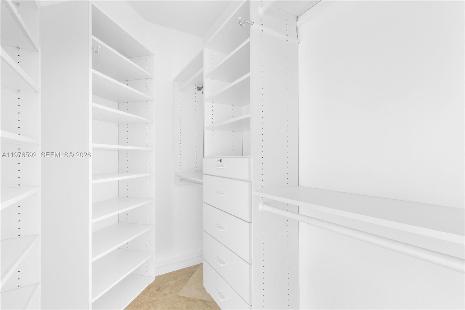 300 S Pointe Dr #801, Miami Beach FL 33139