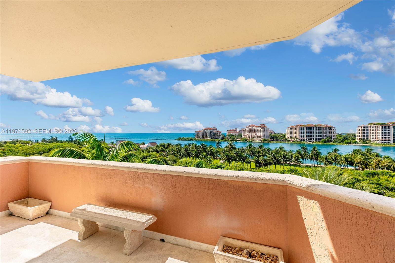 300 S Pointe Dr #801, Miami Beach FL 33139