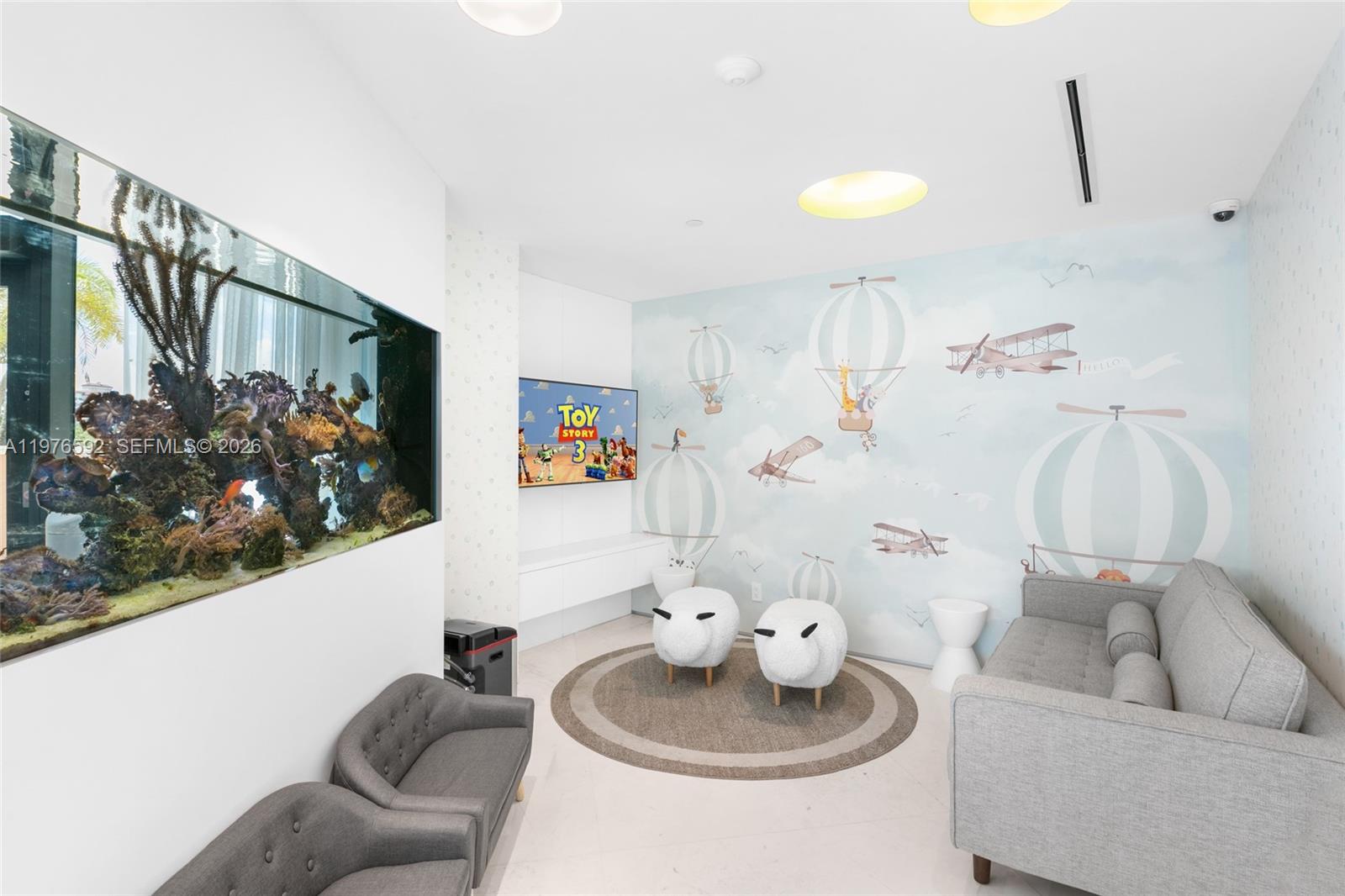 300 S Pointe Dr #801, Miami Beach FL 33139