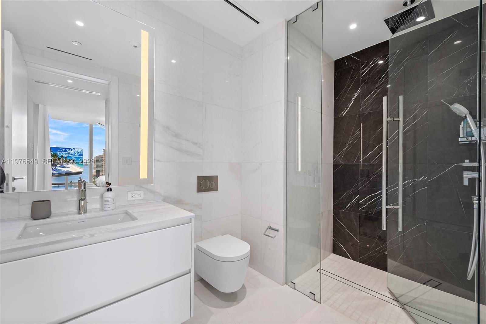 300 Biscayne Blvd Way #1605, Miami FL 33131