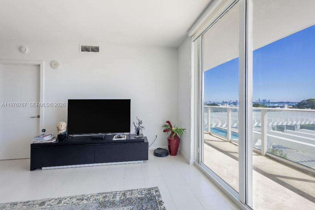 4250 Biscayne Blvd #816, Miami FL 33137