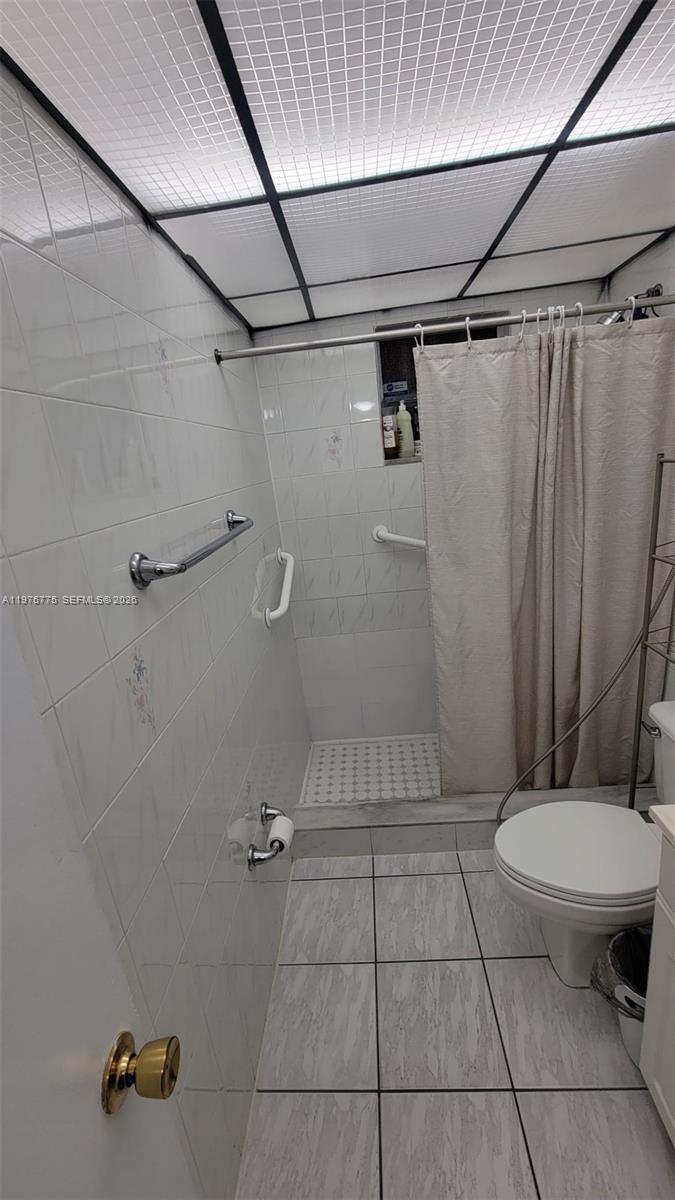 6820 W Flagler St #207, Miami FL 33144