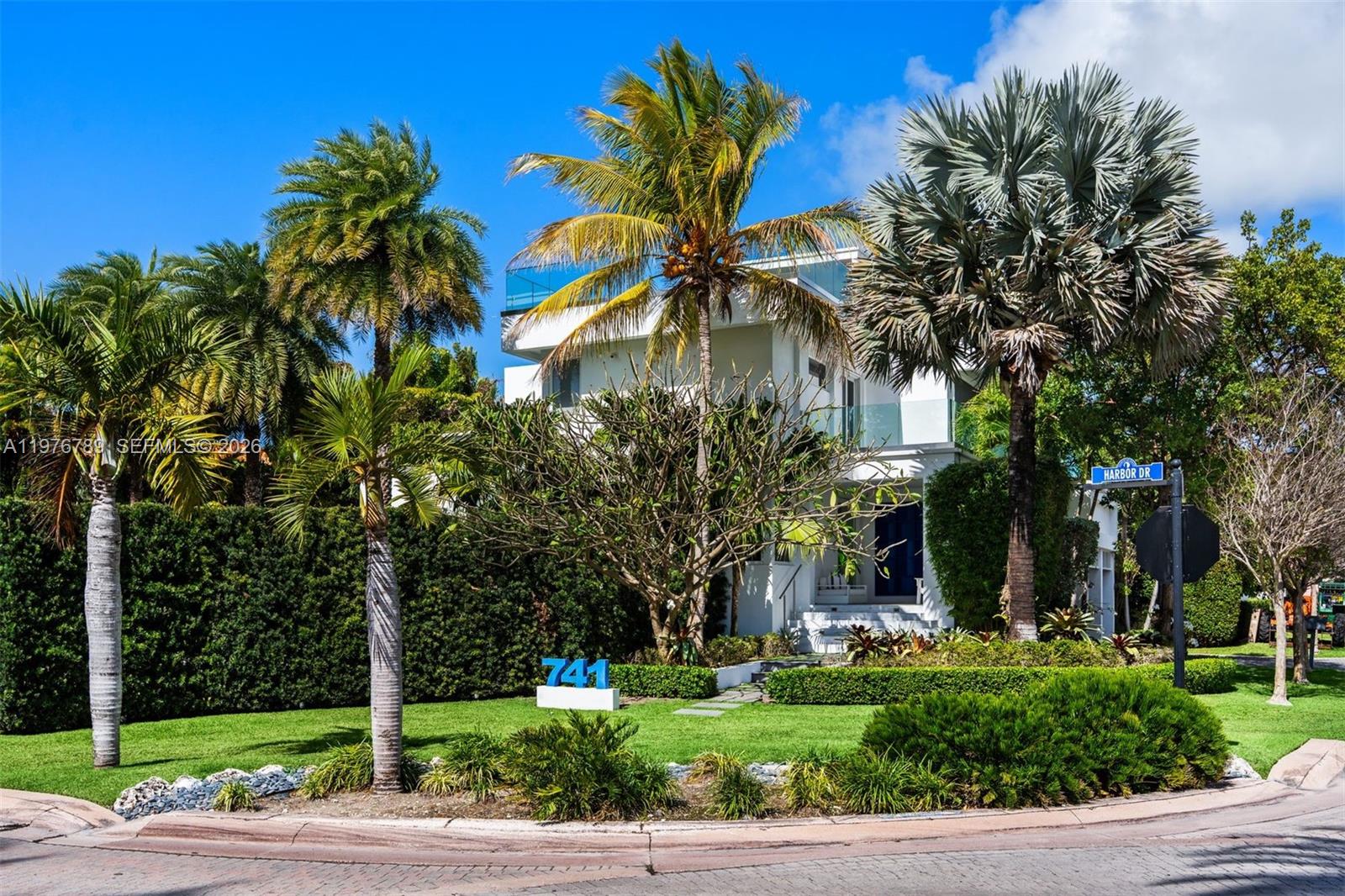 741 Harbor Dr, Key Biscayne FL 33149