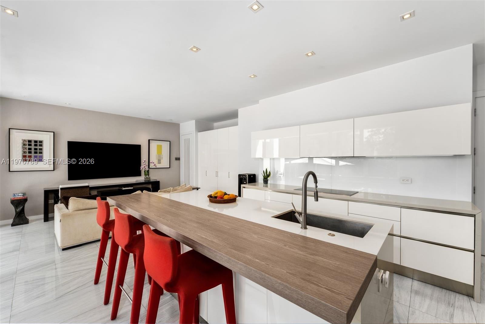 741 Harbor Dr, Key Biscayne FL 33149