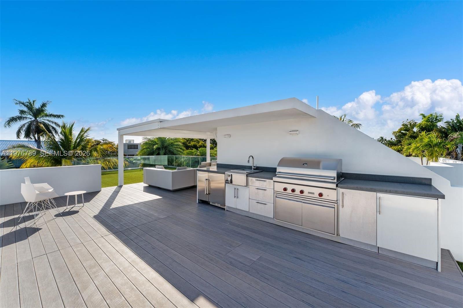741 Harbor Dr, Key Biscayne FL 33149