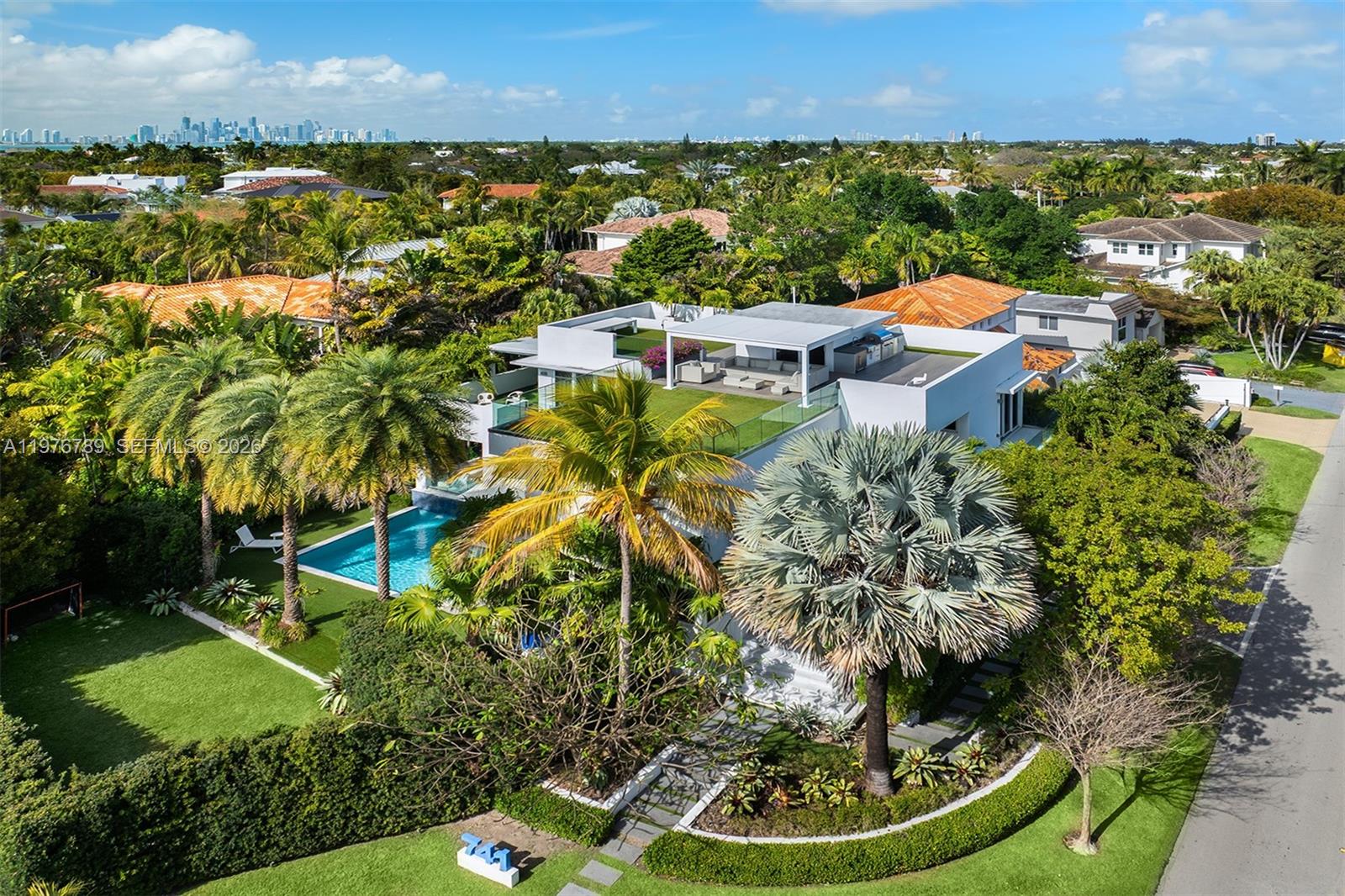741 Harbor Dr, Key Biscayne FL 33149