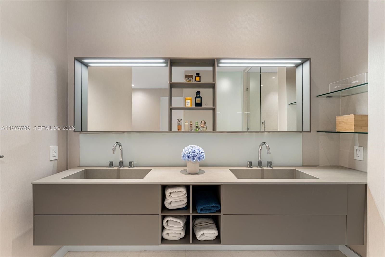 741 Harbor Dr, Key Biscayne FL 33149