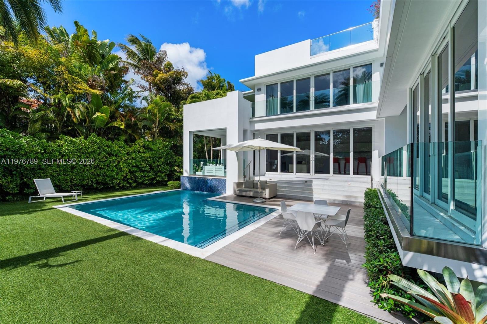 741 Harbor Dr, Key Biscayne FL 33149