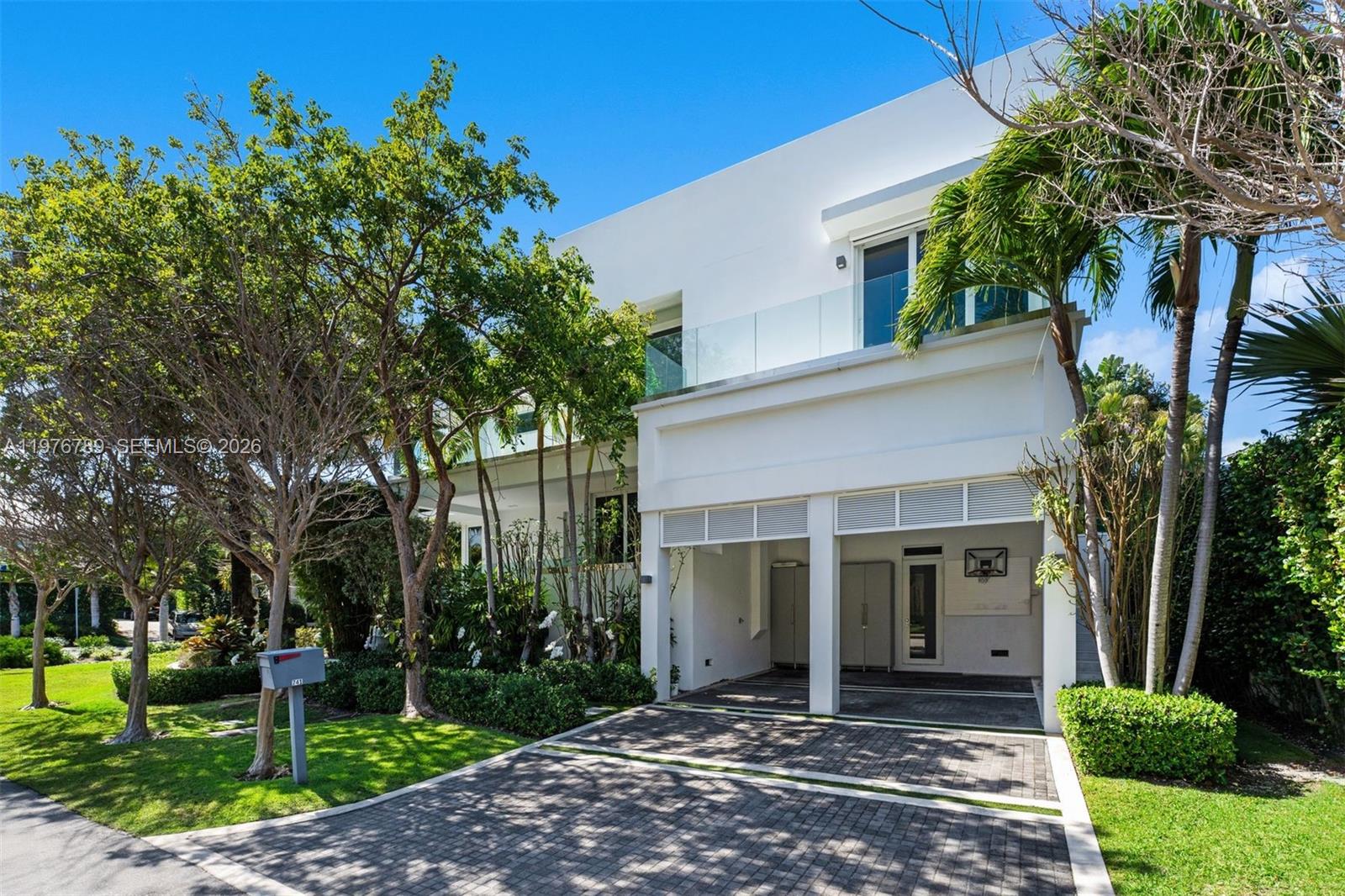 741 Harbor Dr, Key Biscayne FL 33149