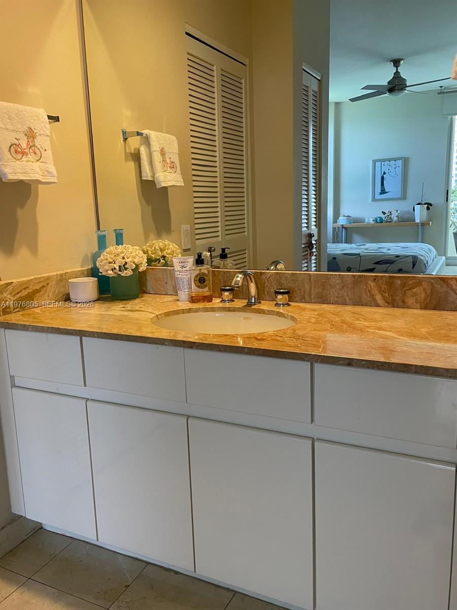 888 Brickell Key Dr #804, Miami FL 33131