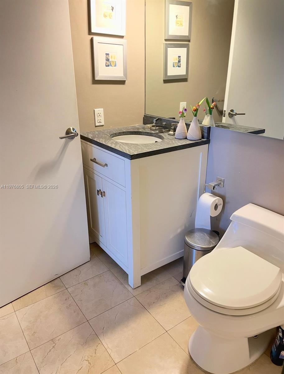 888 Brickell Key Dr #804, Miami FL 33131