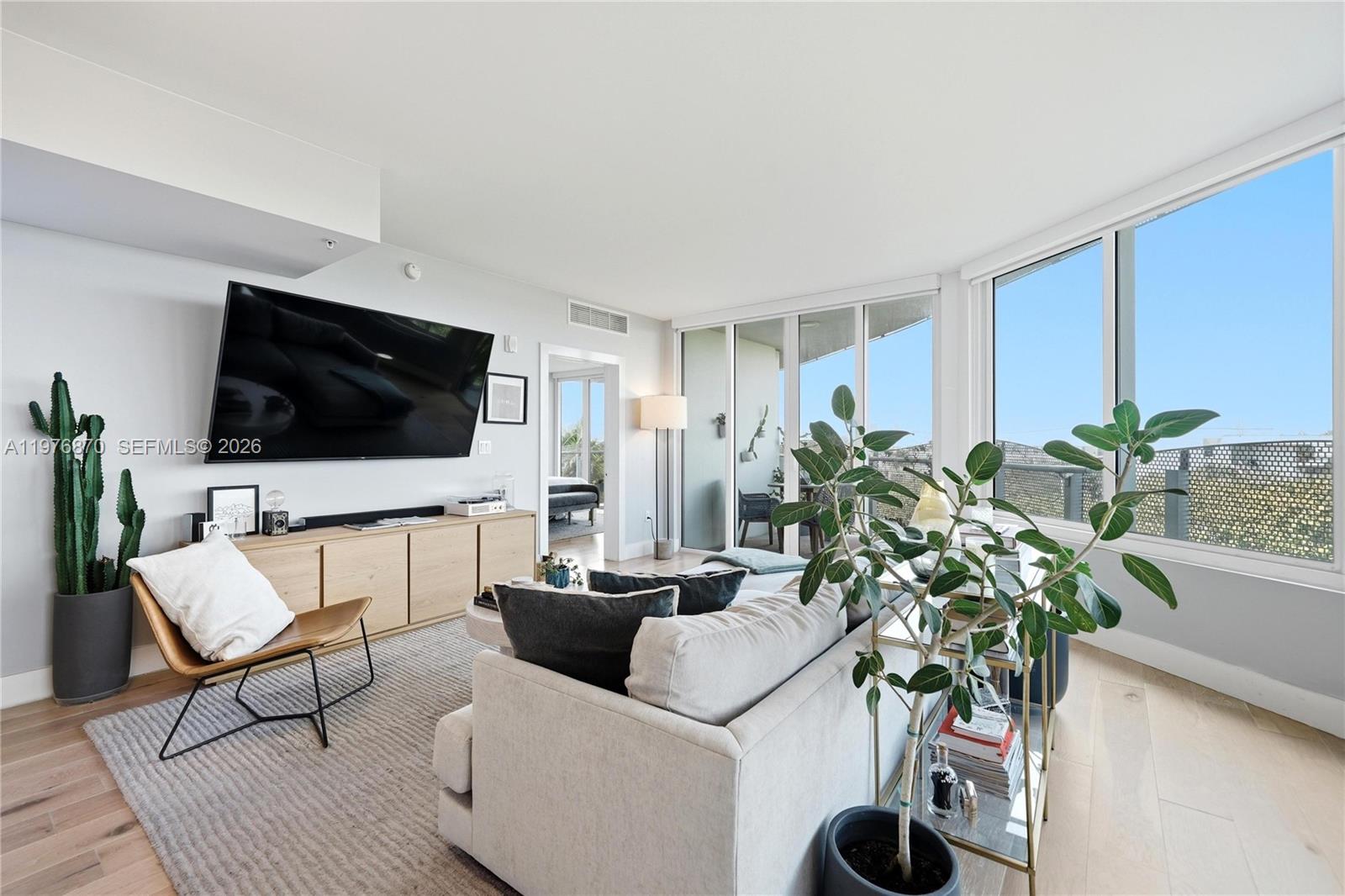 2155 Washington Ct #507, Miami Beach FL 33139