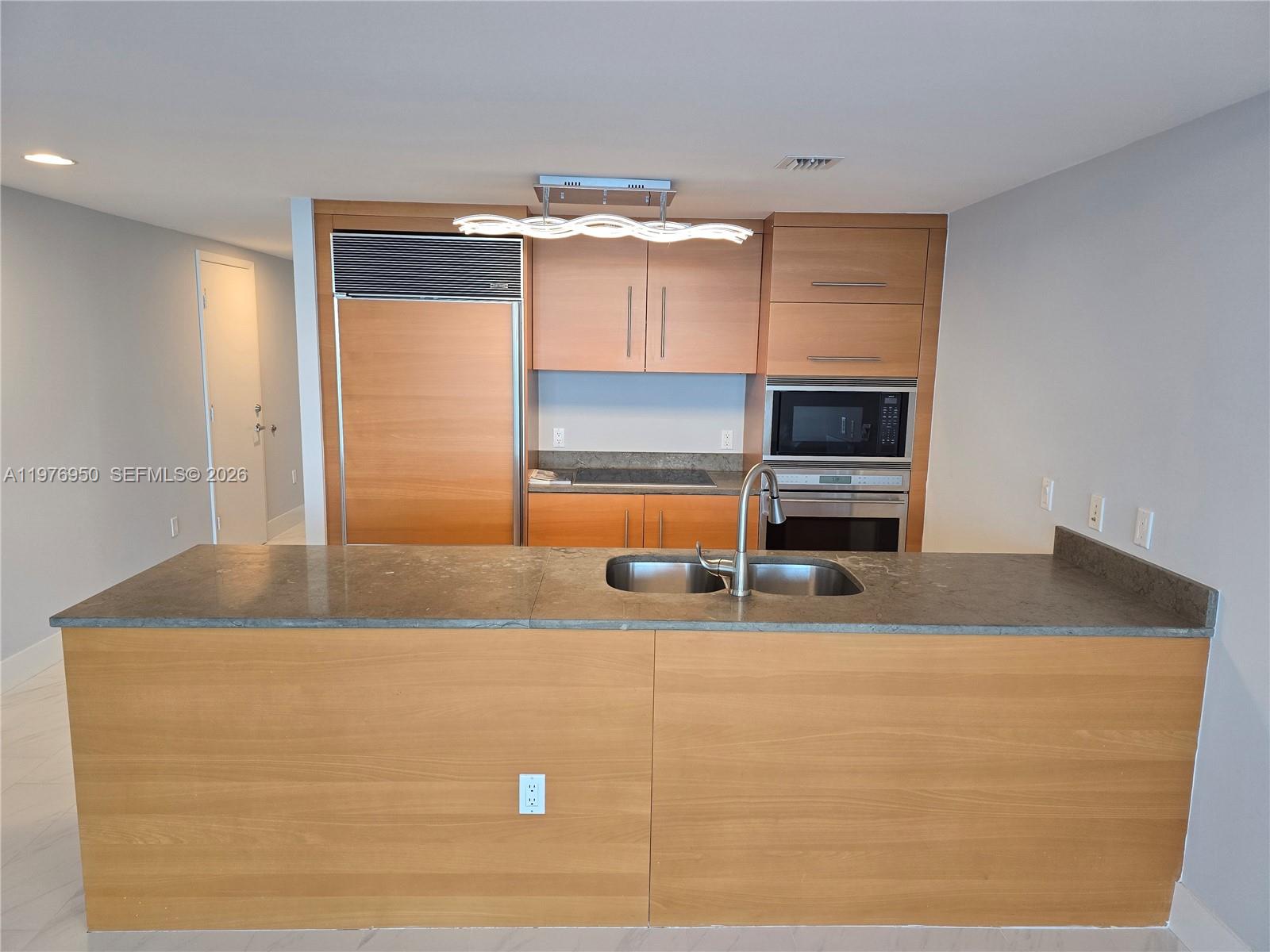 475 Brickell Ave #3407, Miami FL 33131