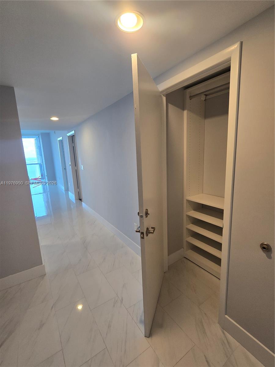 475 Brickell Ave #3407, Miami FL 33131