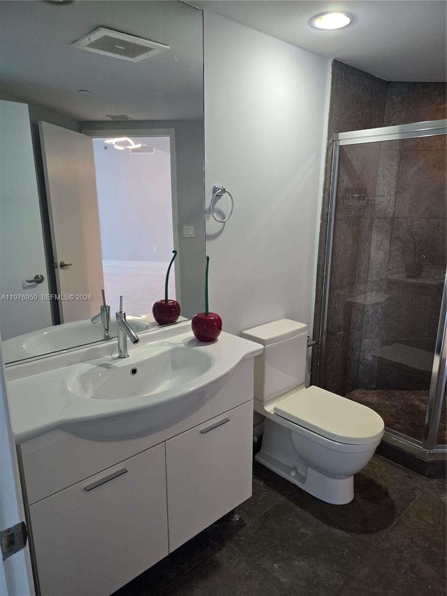475 Brickell Ave #3407, Miami FL 33131