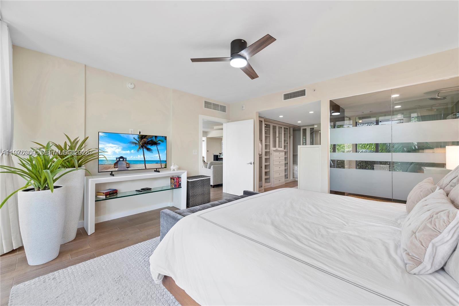 2155 Washington Ct #309, Miami Beach FL 33139