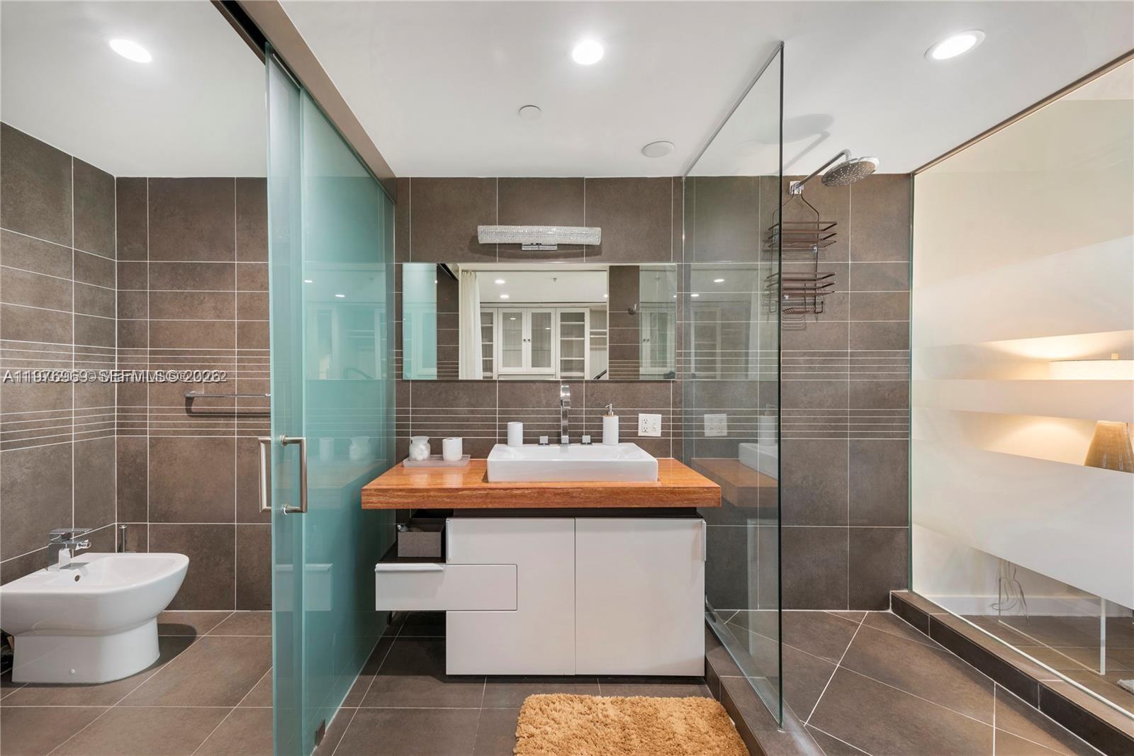 2155 Washington Ct #309, Miami Beach FL 33139