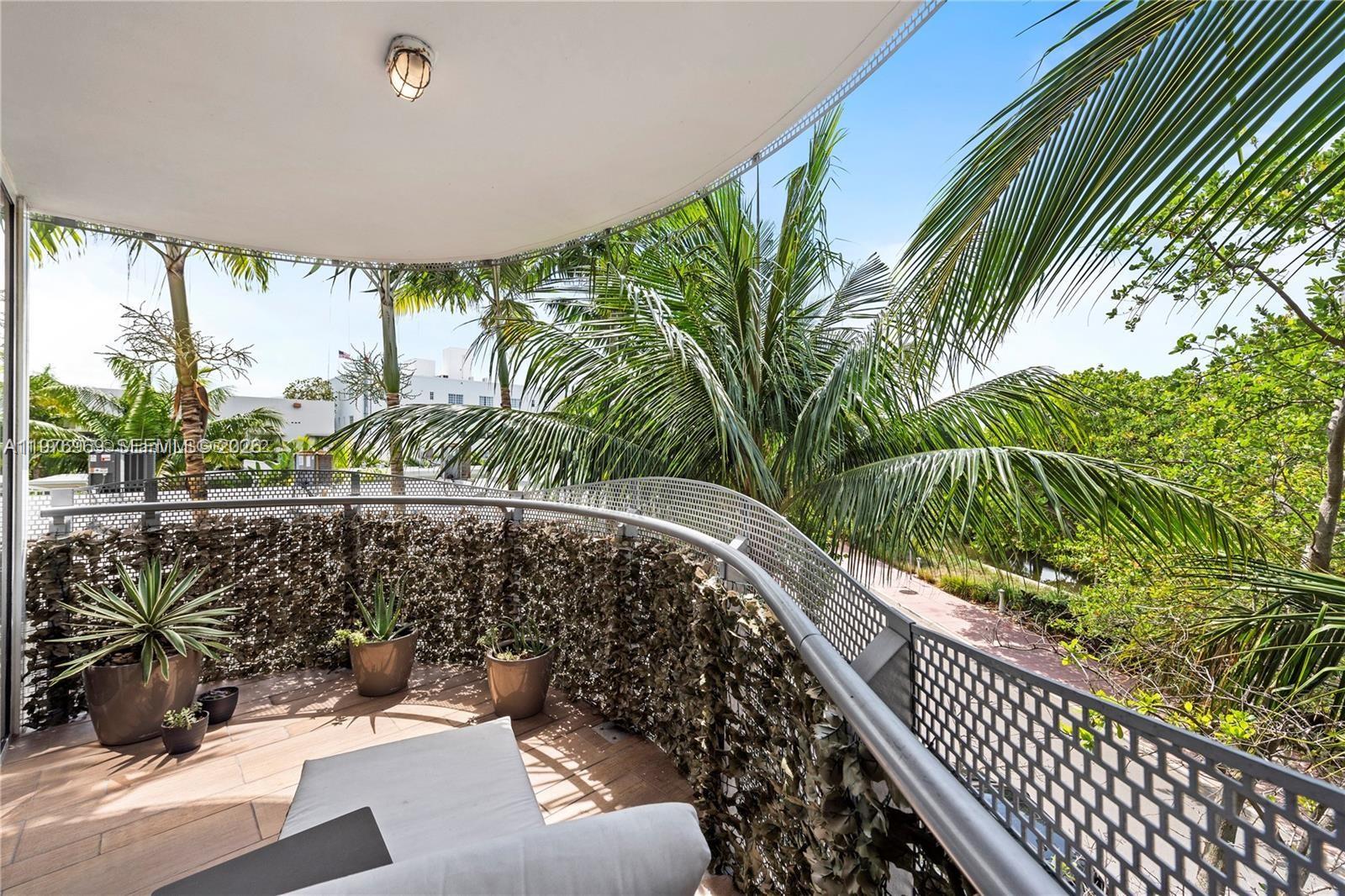 2155 Washington Ct #309, Miami Beach FL 33139