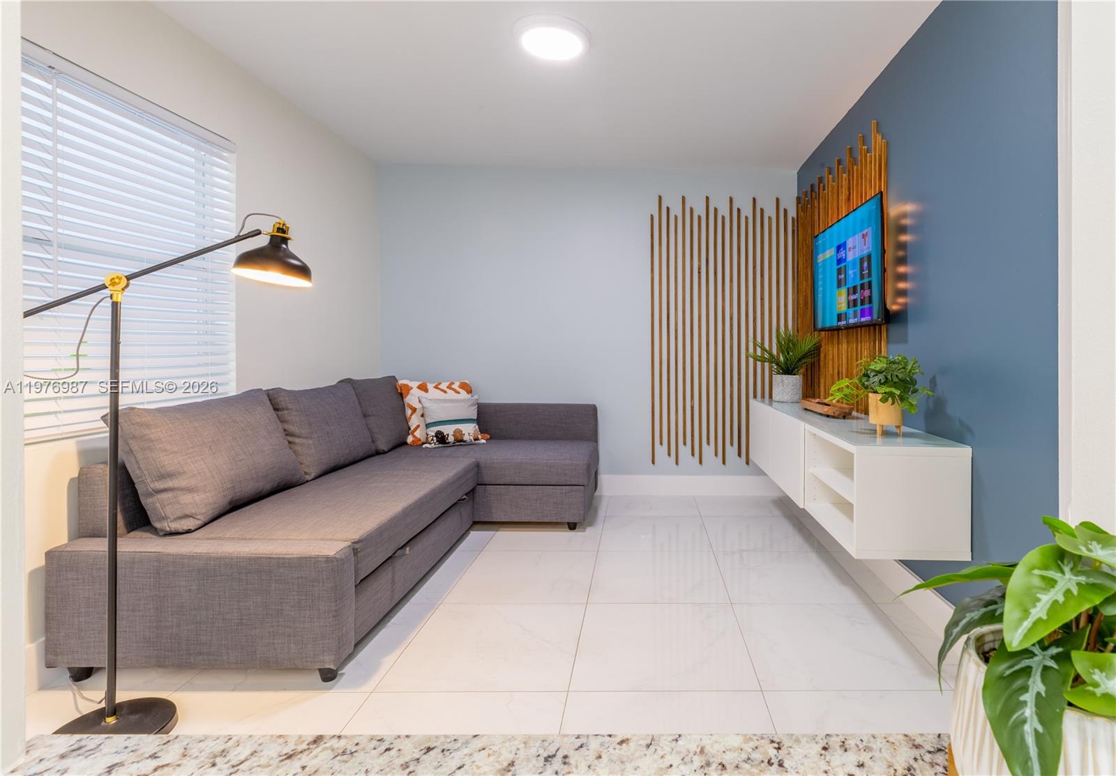1762 NW 15th St, Miami FL 33125