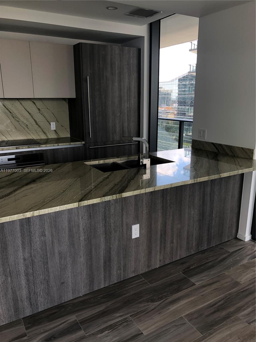 801 S Miami Ave #1705, Miami FL 33131