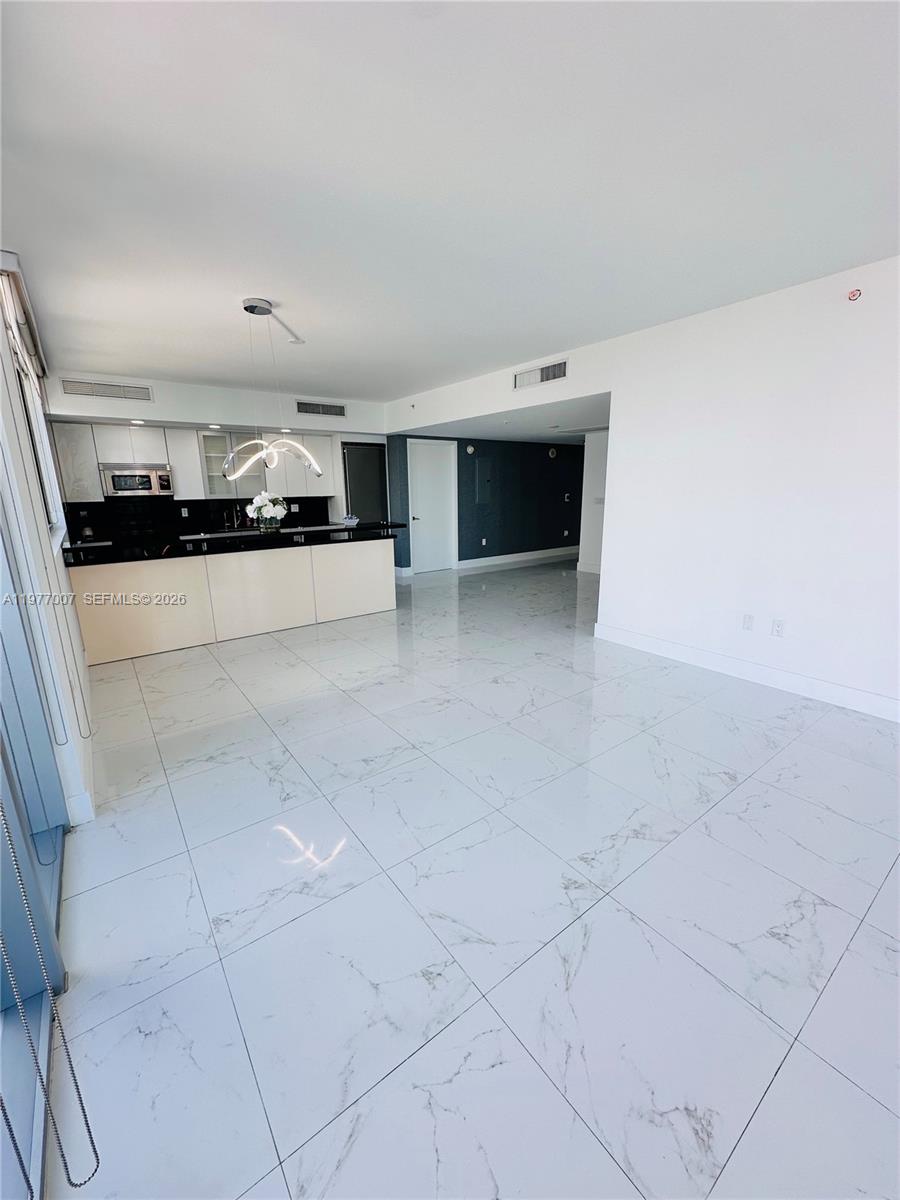 92 SW 3rd St #3105, Miami FL 33130
