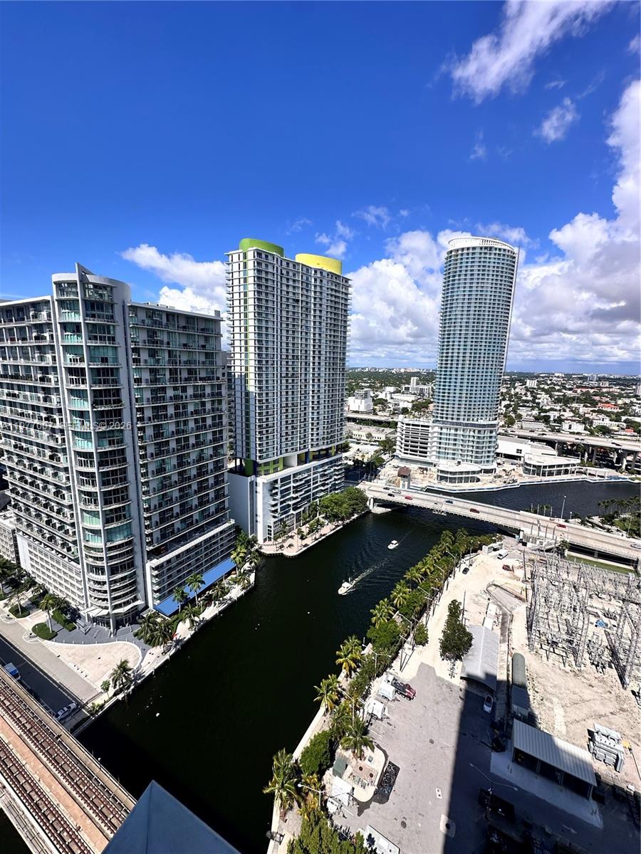 92 SW 3rd St #3105, Miami FL 33130