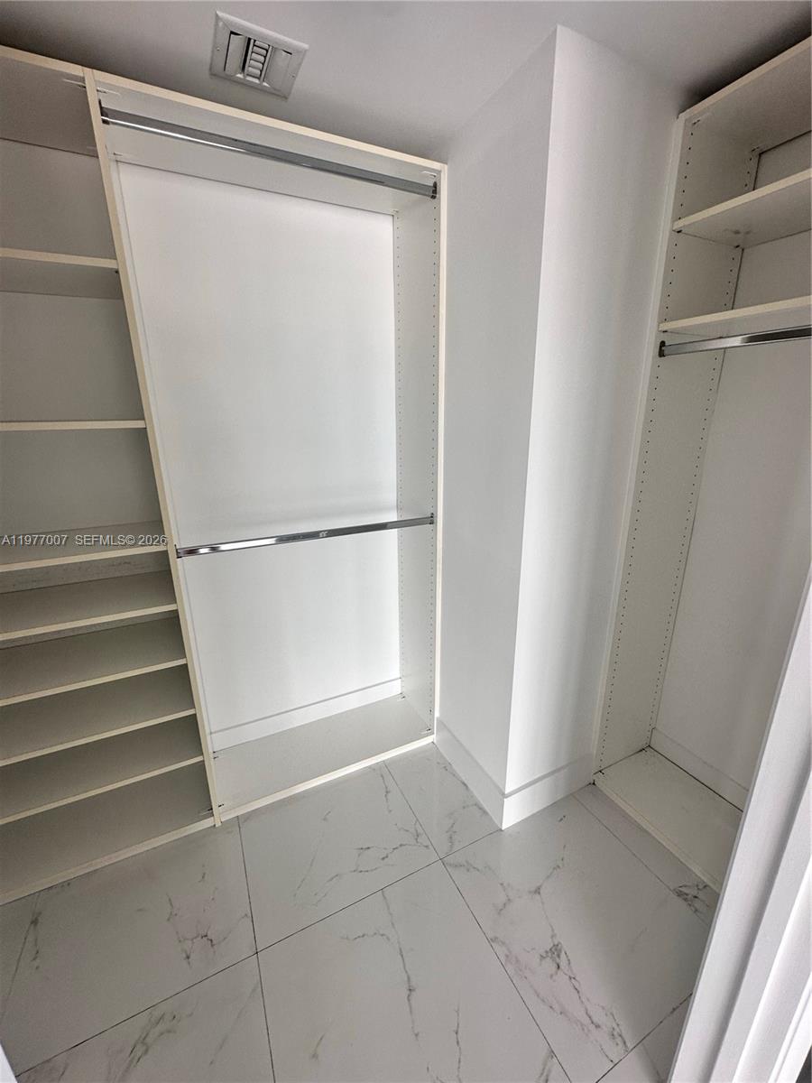 92 SW 3rd St #3105, Miami FL 33130