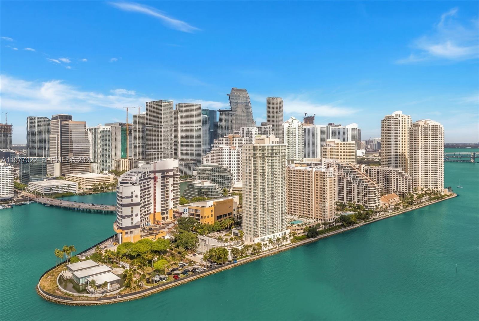 800 Claughton Island Dr #2804, Miami FL 33131