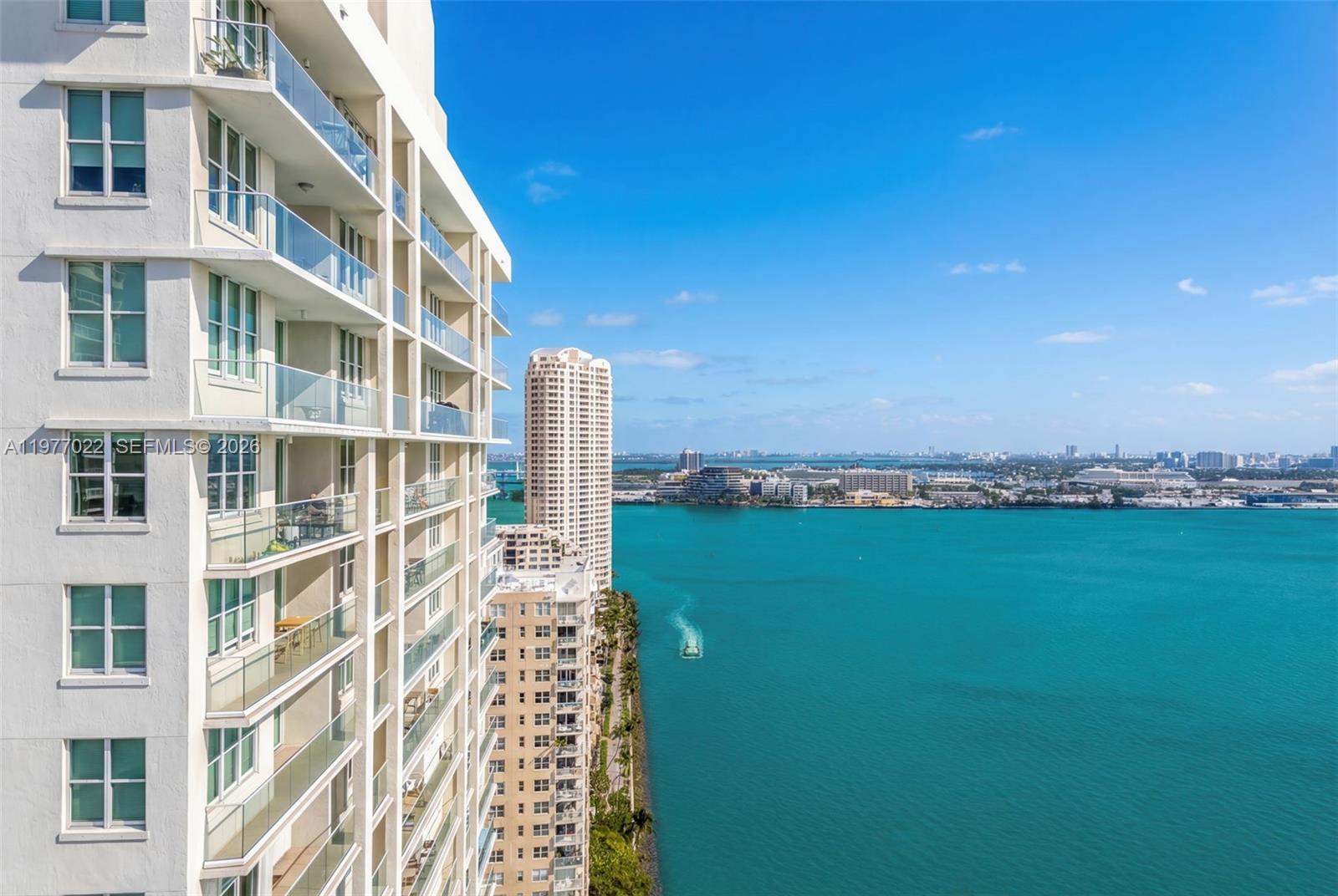 800 Claughton Island Dr #2804, Miami FL 33131