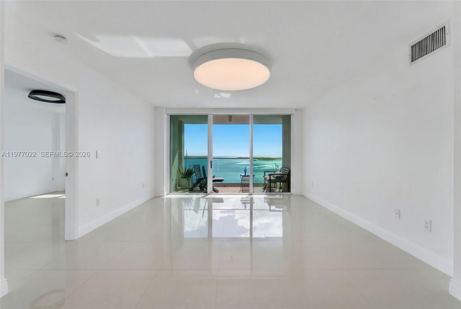 800 Claughton Island Dr #2804, Miami FL 33131