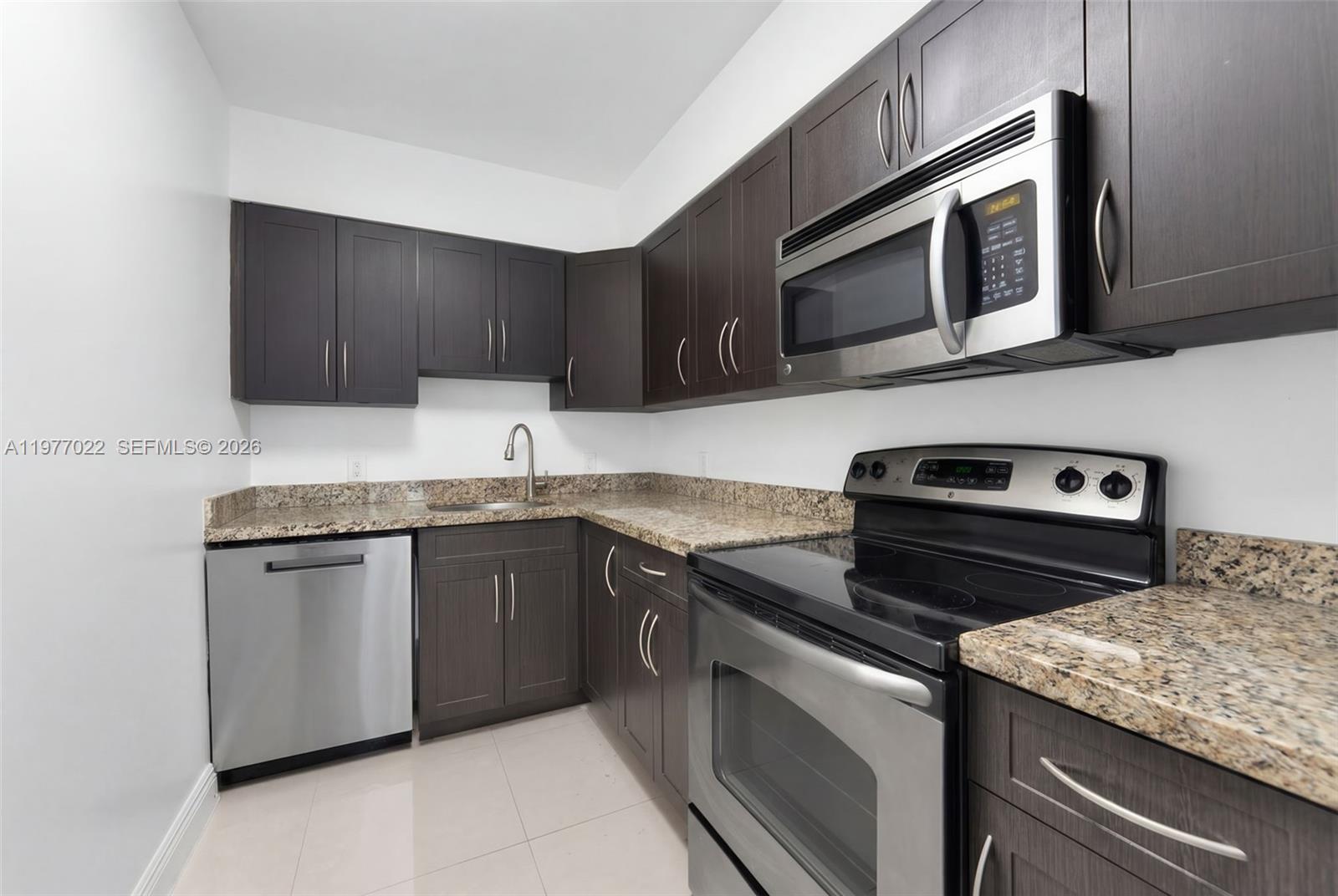 800 Claughton Island Dr #2804, Miami FL 33131