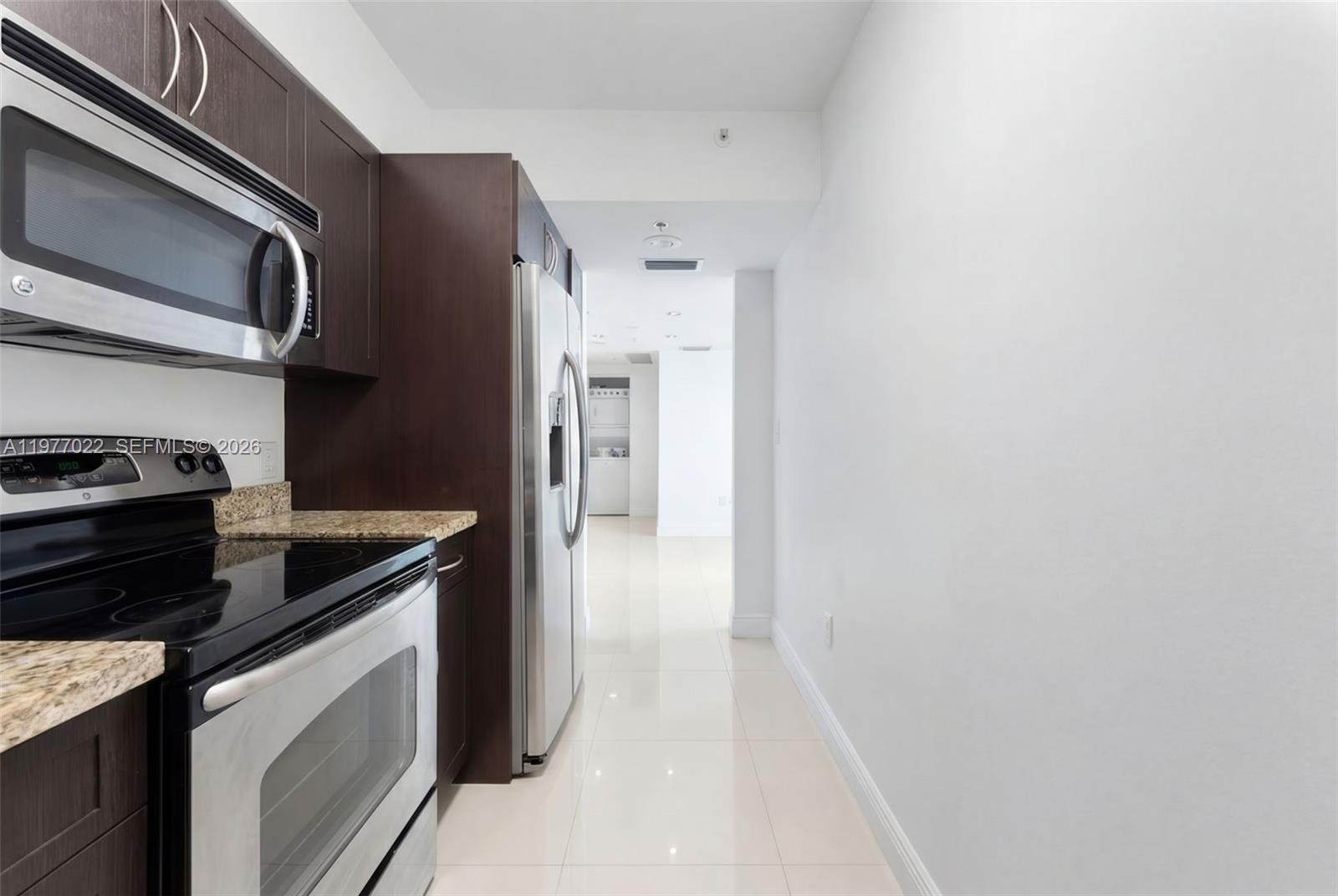 800 Claughton Island Dr #2804, Miami FL 33131