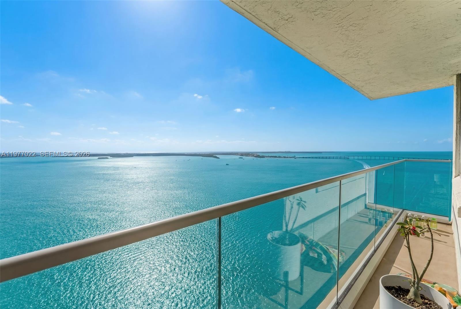 800 Claughton Island Dr #2804, Miami FL 33131