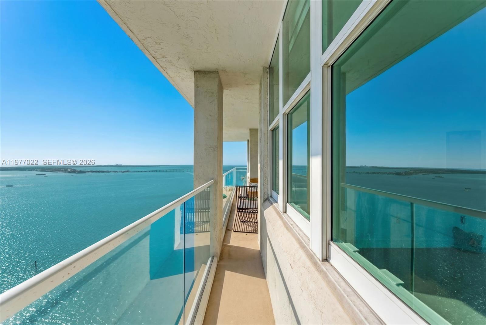 800 Claughton Island Dr #2804, Miami FL 33131