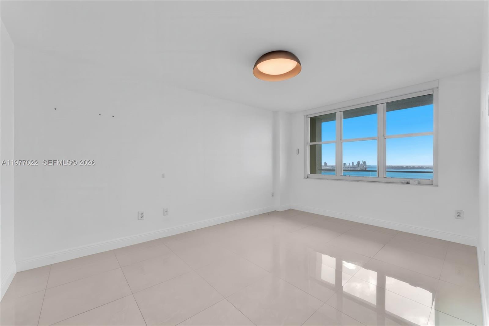 800 Claughton Island Dr #2804, Miami FL 33131