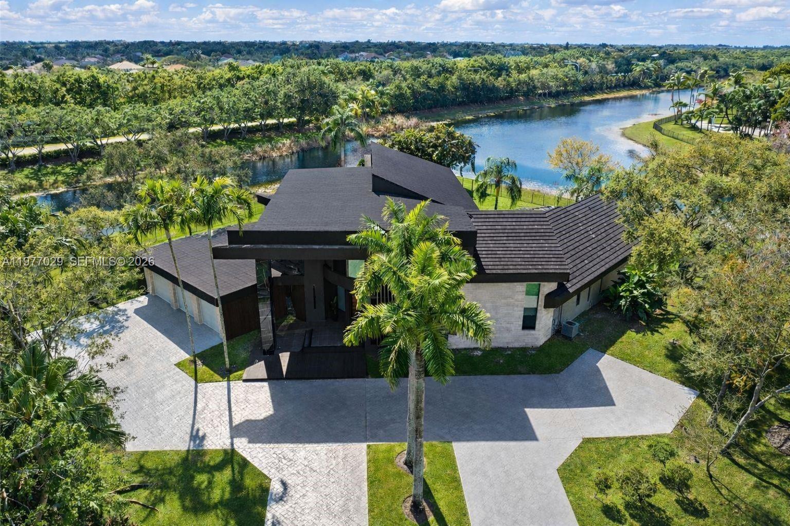 3560 Paddock Rd, Weston FL 33331