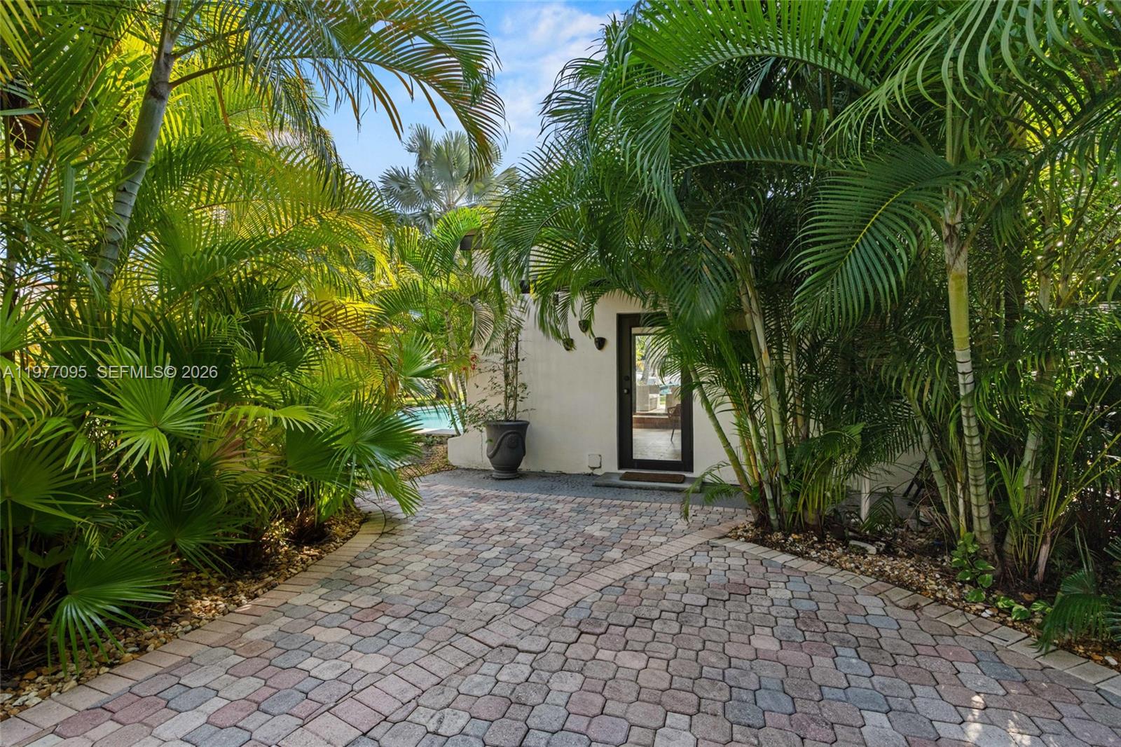 1028 NE 84th St, Miami FL 33138