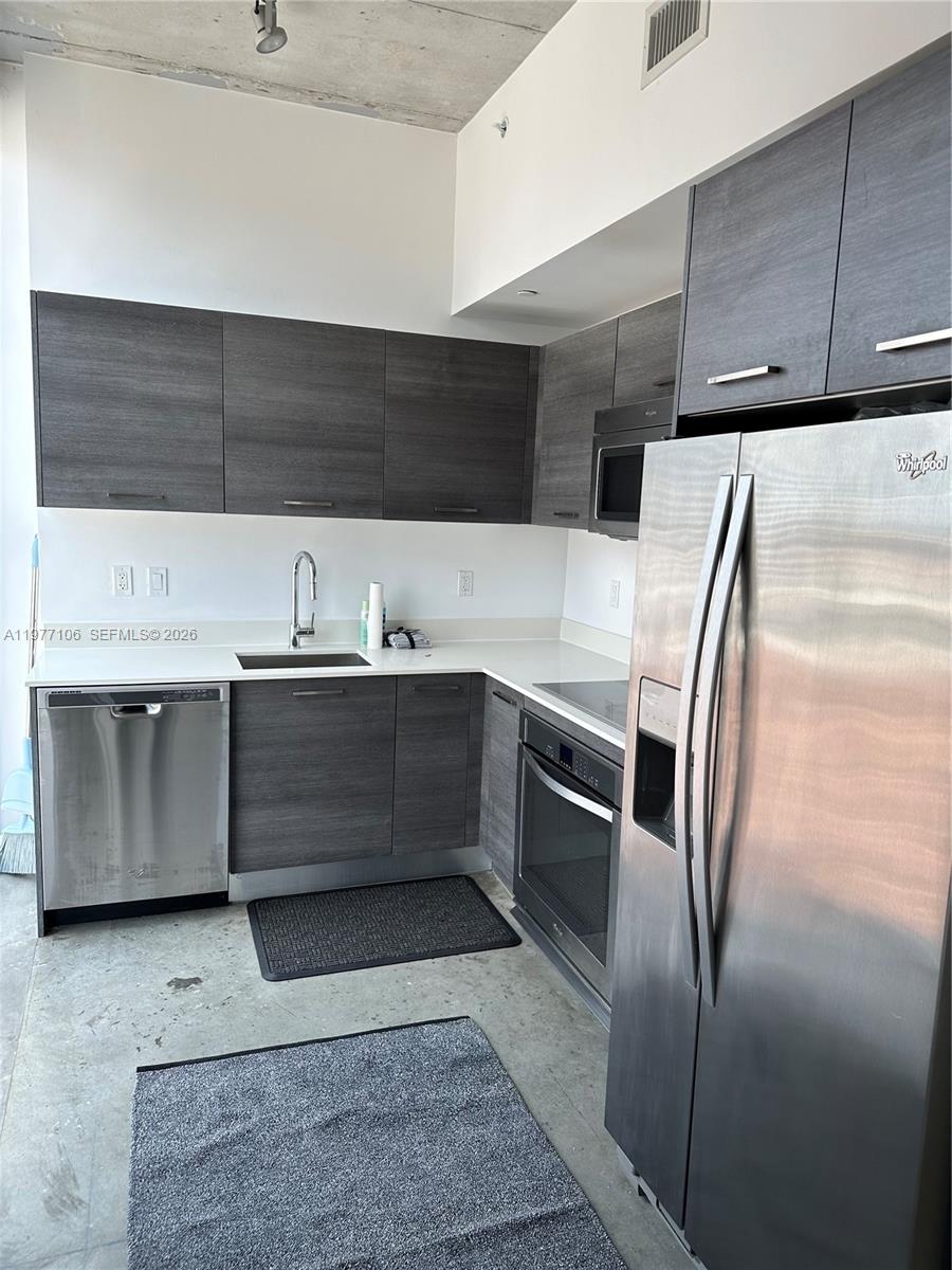 151 SE 1st St #1410, Miami FL 33131