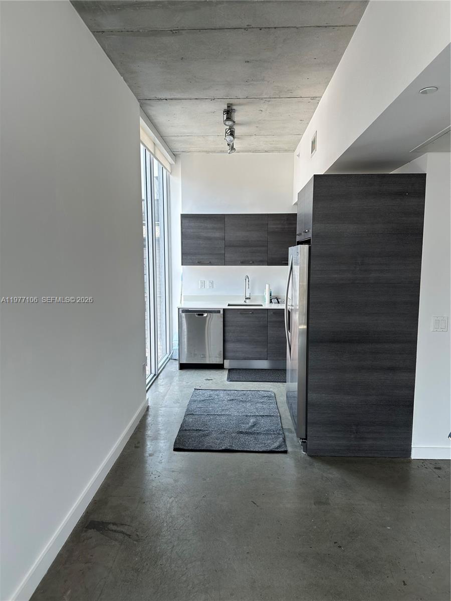 151 SE 1st St #1410, Miami FL 33131