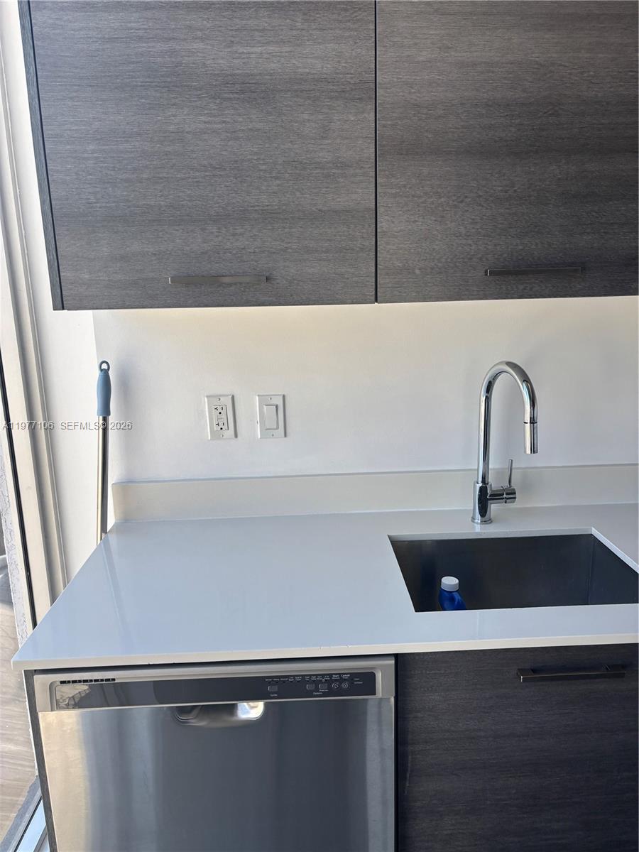 151 SE 1st St #1410, Miami FL 33131