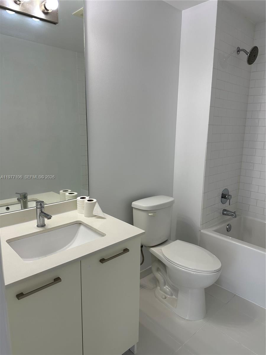 151 SE 1st St #1410, Miami FL 33131
