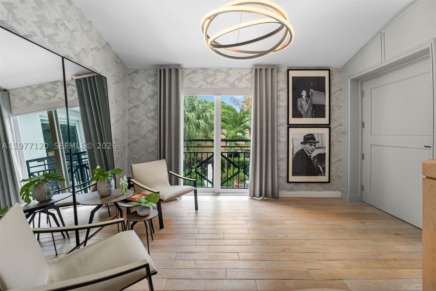 2887 Pine Tree Dr, Miami Beach FL 33140
