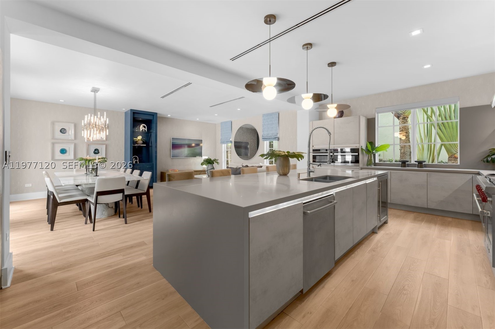 2887 Pine Tree Dr, Miami Beach FL 33140