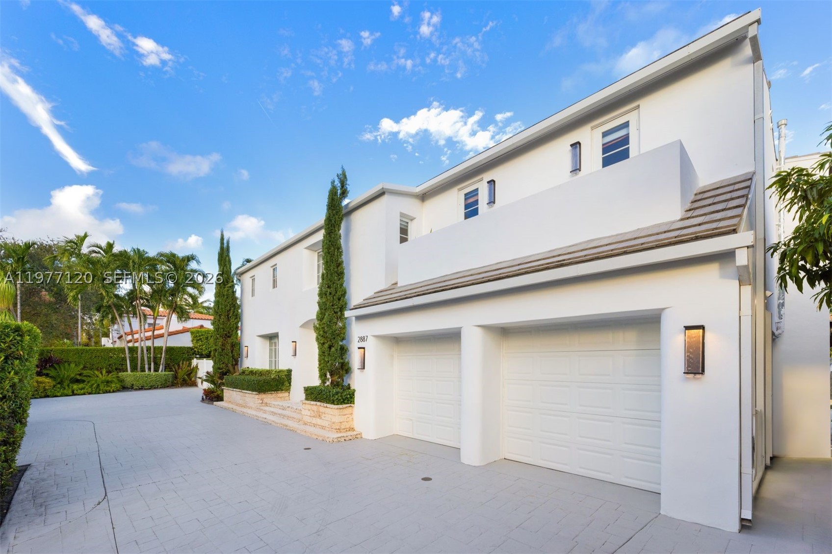 2887 Pine Tree Dr, Miami Beach FL 33140