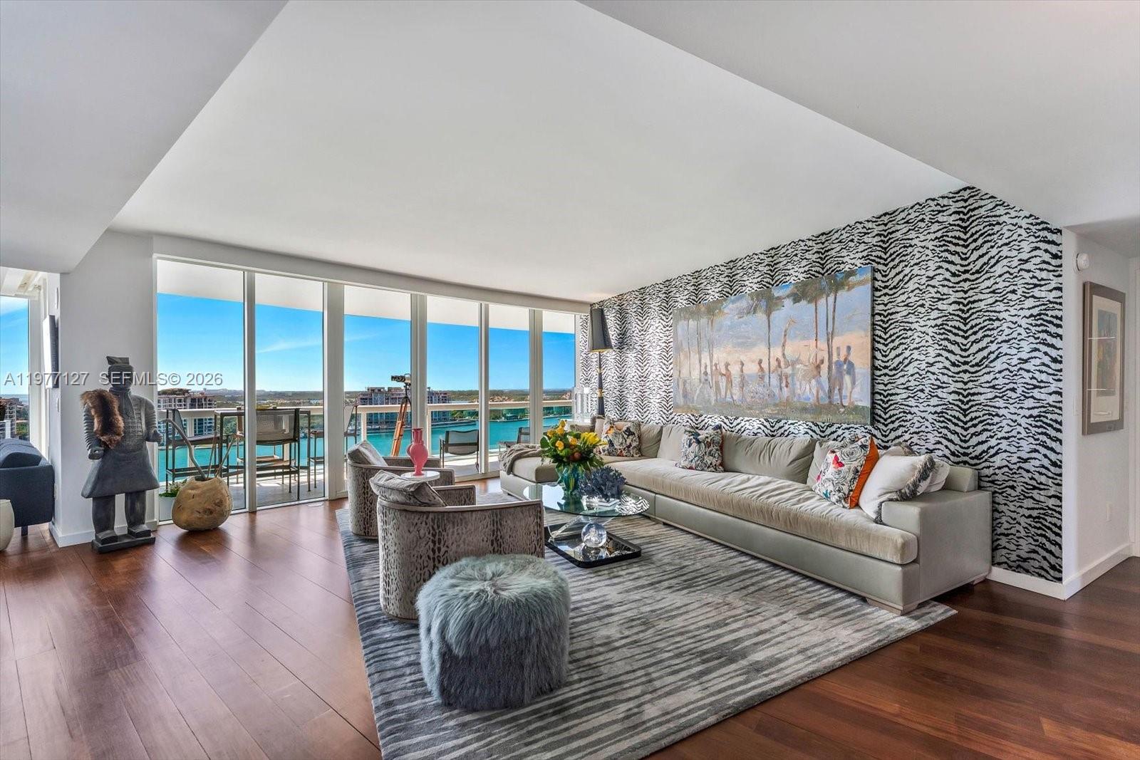 1000 S Pointe Dr #1503, Miami Beach FL 33139