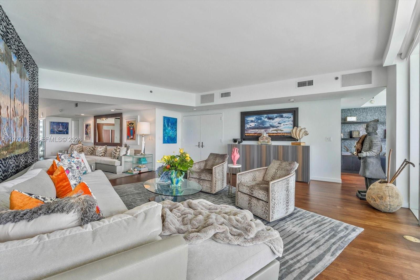 1000 S Pointe Dr #1503, Miami Beach FL 33139