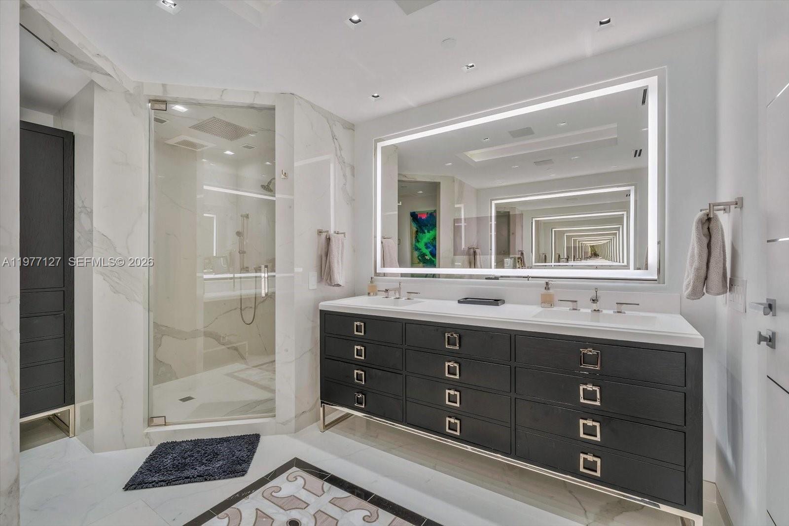 1000 S Pointe Dr #1503, Miami Beach FL 33139