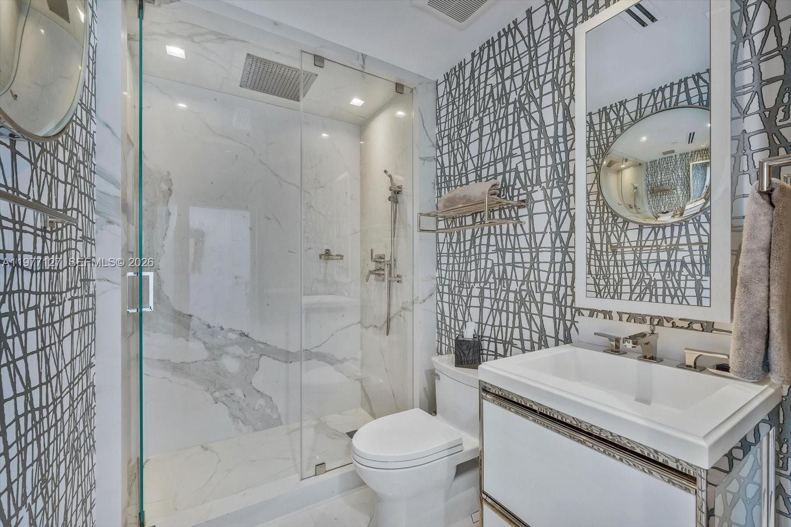 1000 S Pointe Dr #1503, Miami Beach FL 33139