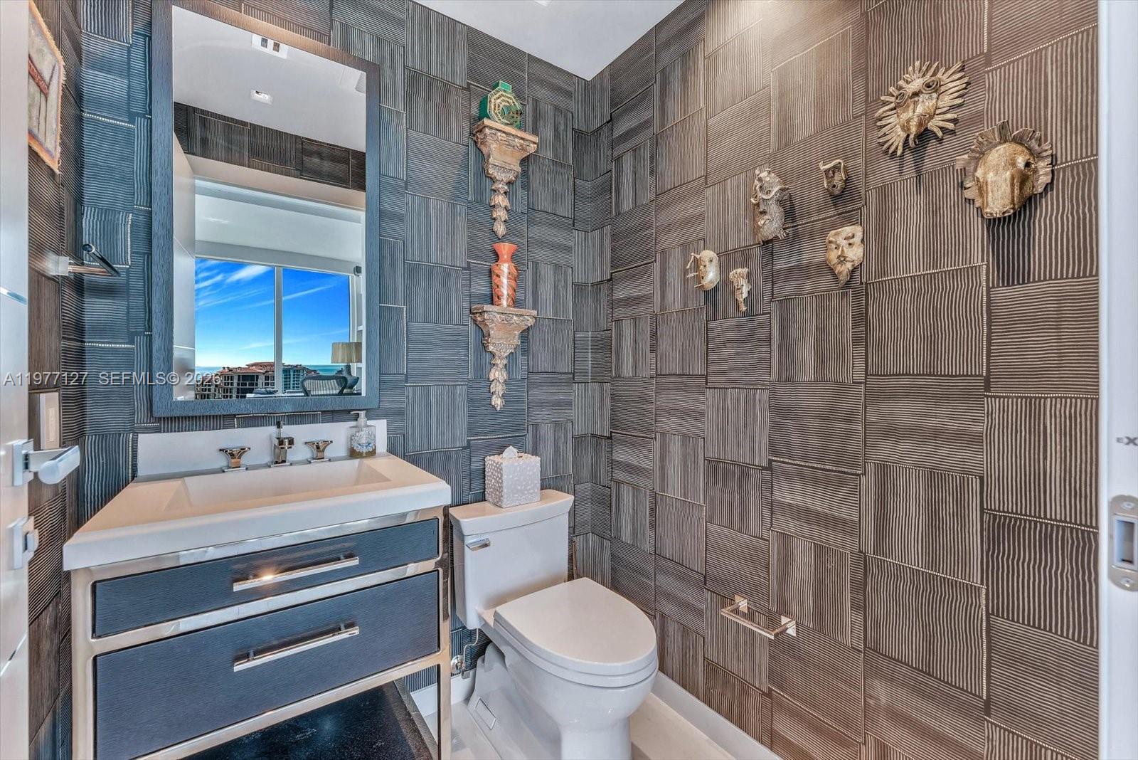 1000 S Pointe Dr #1503, Miami Beach FL 33139
